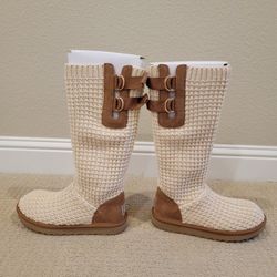 Xmas Gift  ***Cozy UGG Solene Boots – Size 9 – Like New***