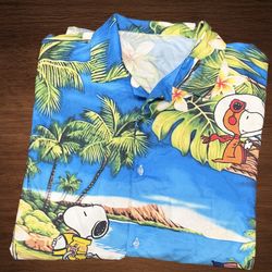 PEANUTS THEMED HAWAIIAN SHIRT FEAUTURING SNOOPY SIZE XXL. MENS