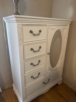 Vintage dresser