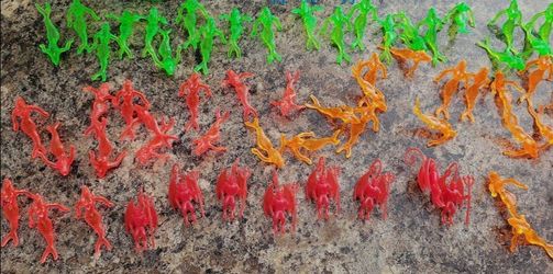 Vintage Tiki Cocktail Rim Huggers 69 Pieces!