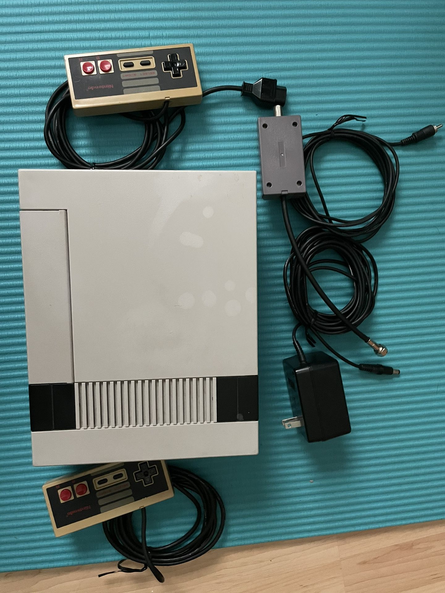 Vintage Nintendo NES Complete Set -Tested And Working