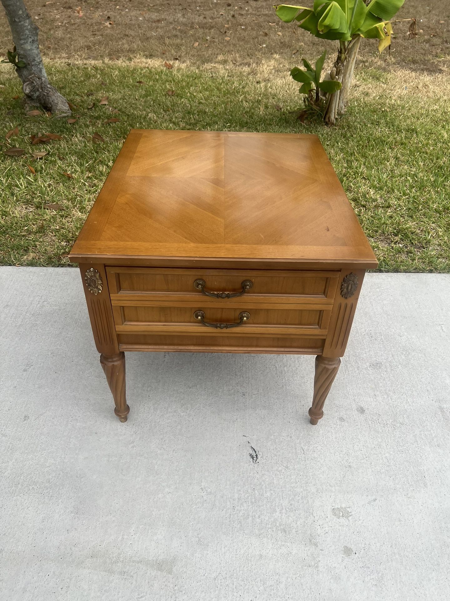 Bassett end table Bassett Night Stand 1 Drawer 2 Handles Beautiful midcentury. This absolutely gorgeous and stunning table is being presented with som