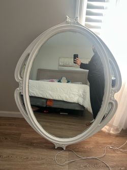 Oval mirror