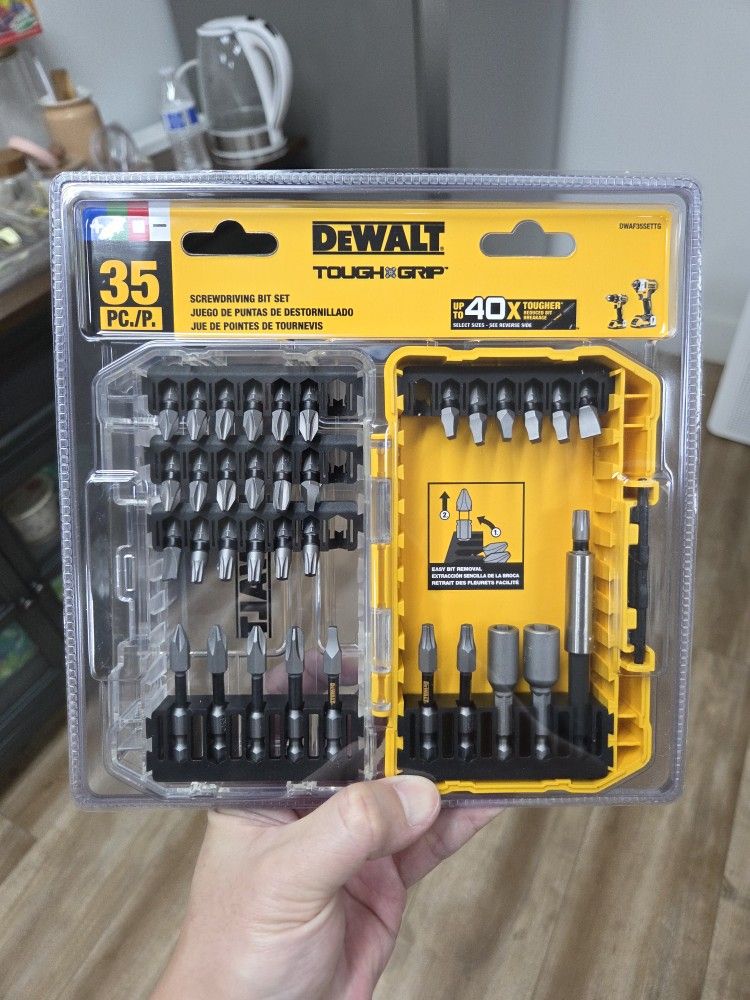 NEW DeWalt 35pc Drive Bits Nut Drivers In Small Tough Case