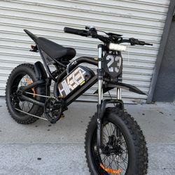 HIKEEP K6S EKECTRIC DIRT BIKE PEAK 3000W  -SPEED 35MPHRANGE 110 MILES  ● Top Speed 35 MPH ● 3000W Peak Motor, 190N·m Torque ● Max stable climbing angl