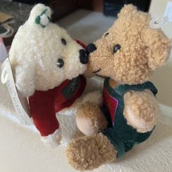 Hallmark Kiss Kiss Christmas Kissing Bears Plush NWT