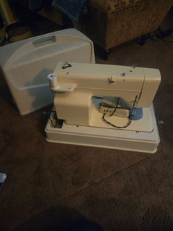 VINTAGE RICCAR SEWING MACHINE.