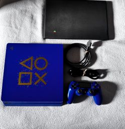 PS4 slim 1TB days of play