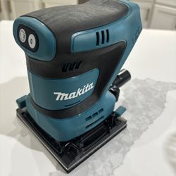 Sander Cordless Makita