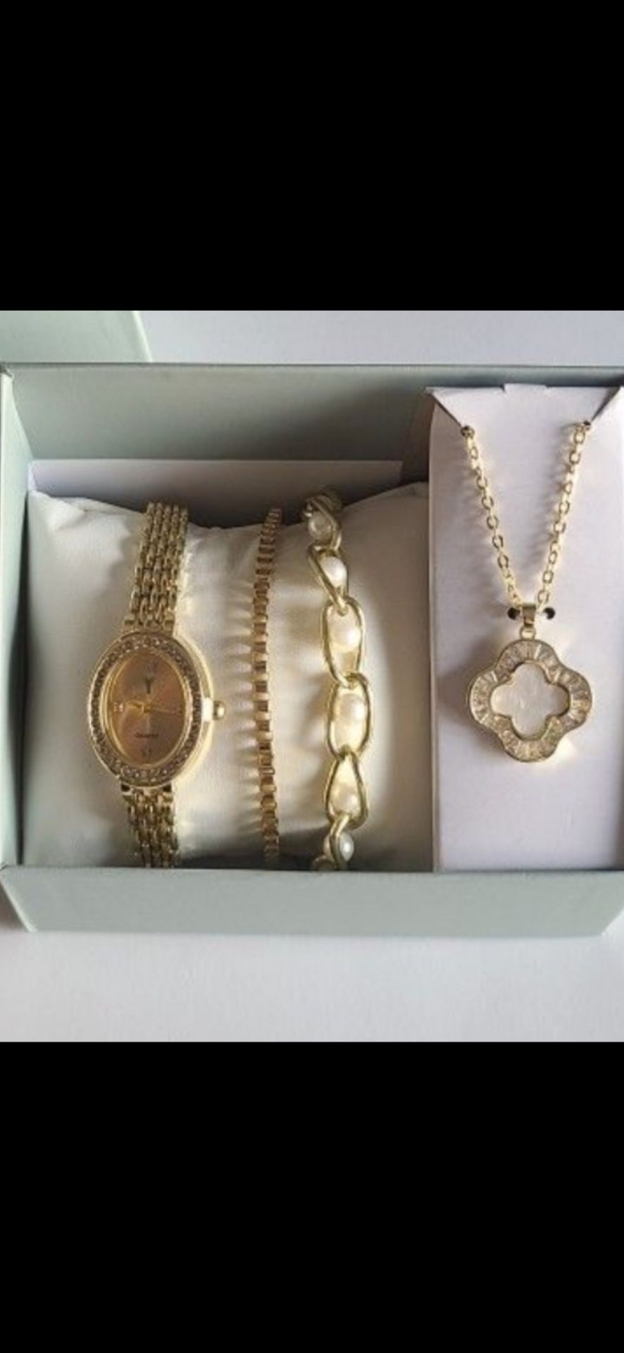 Yaamava Women’s Watch Set 4 pcs NEW