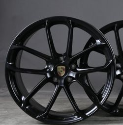 Porsche macan 20” staggered new Gt style rims tires set