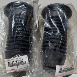 NEW OEM Toyota Front Coil Spring Insulators (48157-52030)