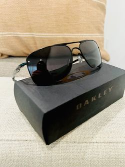 NEW Oakley Gauge 8 XXL Polarized Oakley With Original Packaging
