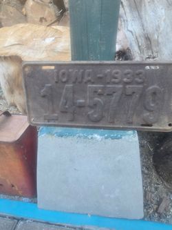 1933 Iowa Vintage License Plate