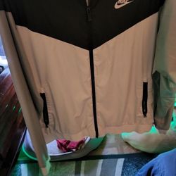 new nike windbreaker 