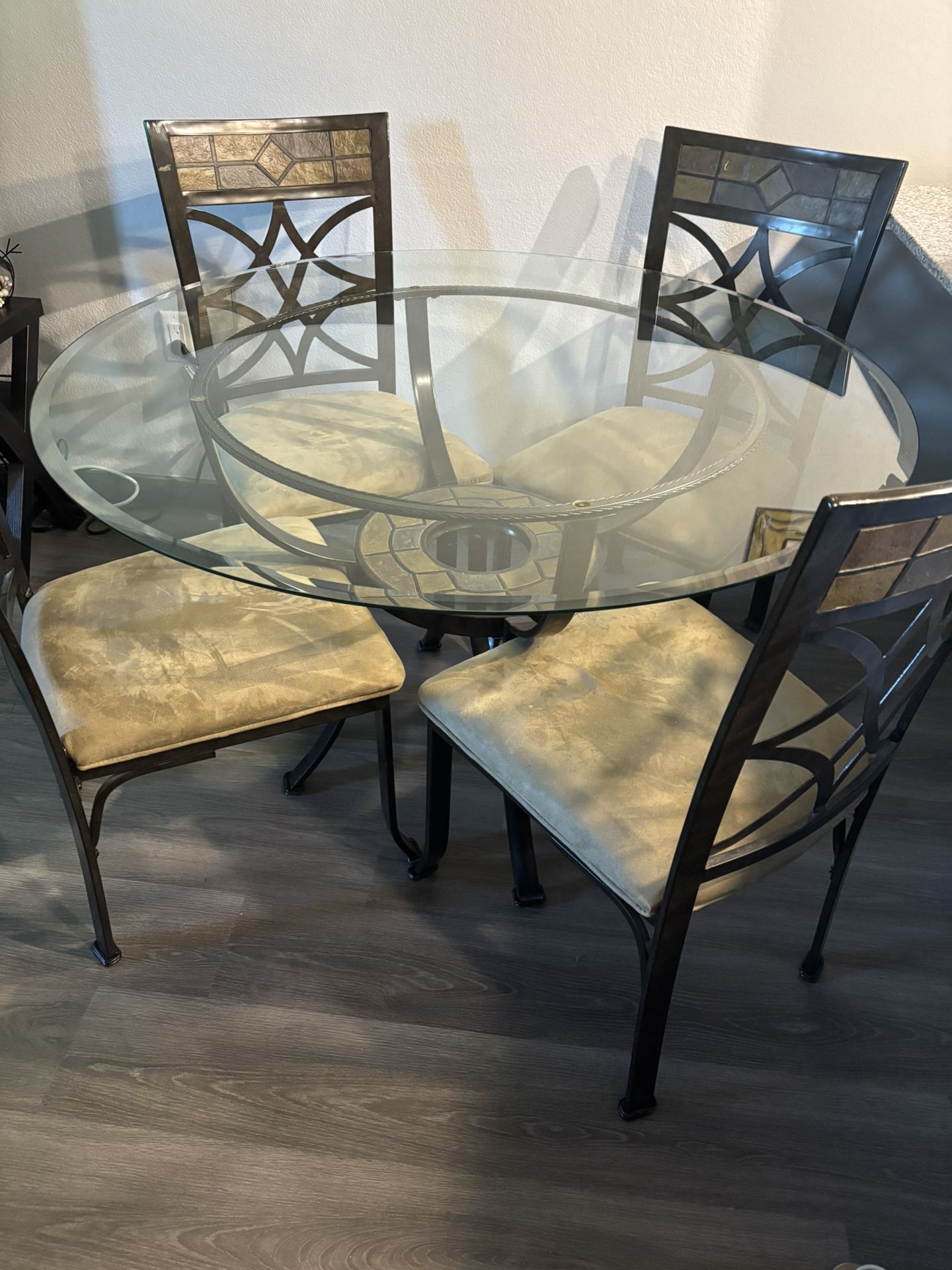 Dining room table