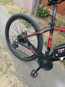 Electric bike Ebike With Charger & Keys Can be delivered. Works but need maintenance. Is 28mph 40 miles range. $300! Extra parts i have too