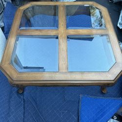 HIGH-QUALITY VINTAGE WOODEN GLASS INLAY COFFEE TABLE CAN DELIVER LOCAL IF NEEDED