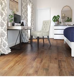 Brazilian Cherry Oak Color Laminated Flooring 5 Planks