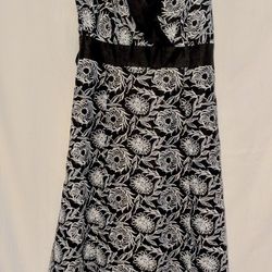 NYGARD Dress Black White Embroidered Floral Print Tie Back Size 8