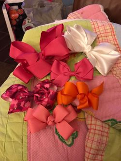 6 multi sized hair bows