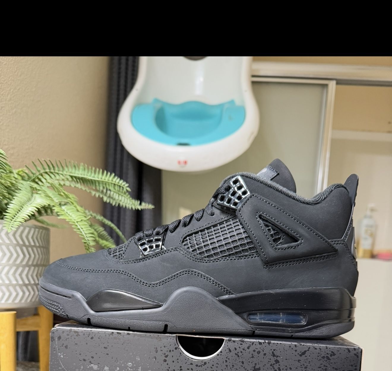 Jordan 4 Retro Size 10.5