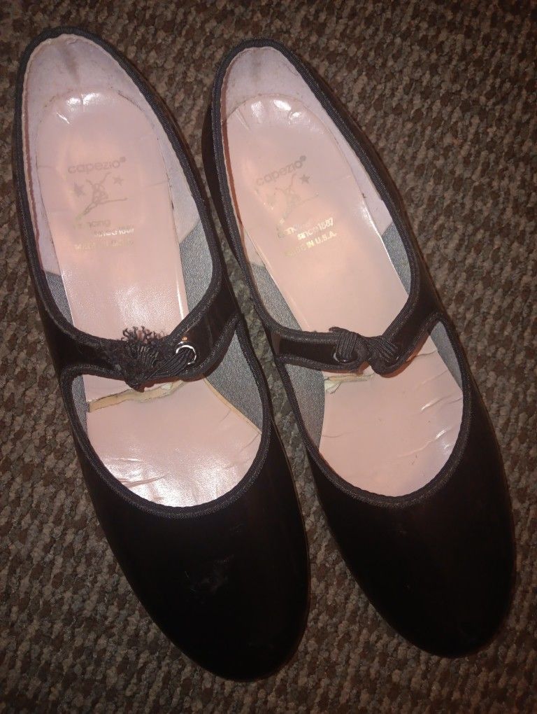 Ladies Tap Dancing Shoes. Sx9