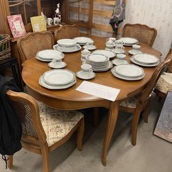 Davis Cabinet Company table chairs hutch cabinet leaves and pads