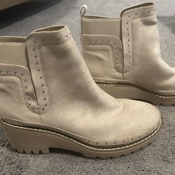 Size 8 Shoe Women’s 