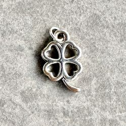 ☘️ 2 different vintage silver tone shamrock 4 leaf clover charm pendants - 2 available in each style