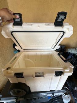 Pelican heavy duty on wheels. Great condition