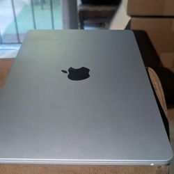 Like New Apple Macbook Air M4 2025