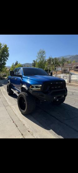 2017 Ram 1500 ( Lifted and 40 inch TIRES)