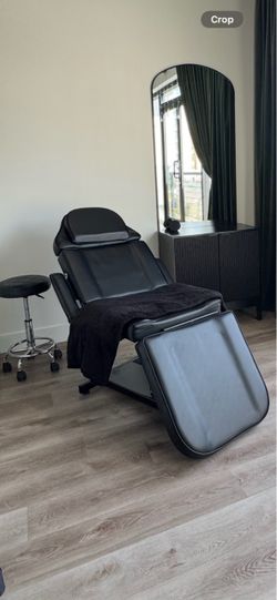 Esthetician Bed