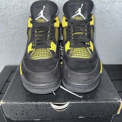 Jordan 4 yellow thunder size 10.5