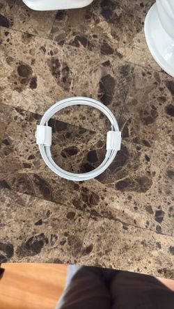 NEW Apple Charger USB-C To Lightening 