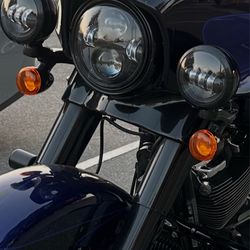 Harley street glide headlight and sidelights/blinkers