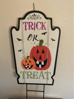 HALLOWEEN SIGN