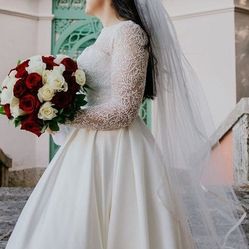 Long sleeve Modern Modest Wedding Dress 