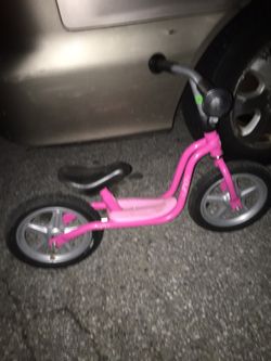 Nice kids sit and scoot great condition only 25 FIRM