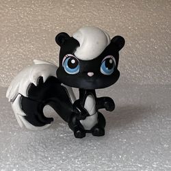 Littlest Pet Shop Skunk Figure LPS #(contact info removed) Blue Eyes Authentic 