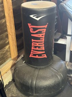 Everlast Standing Punching Bag W/ s/med Glover