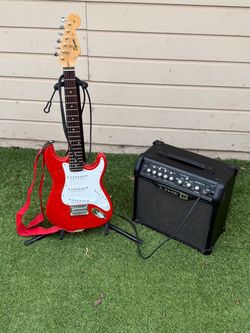 Fender squier mini RED with amp guitar starter kit
