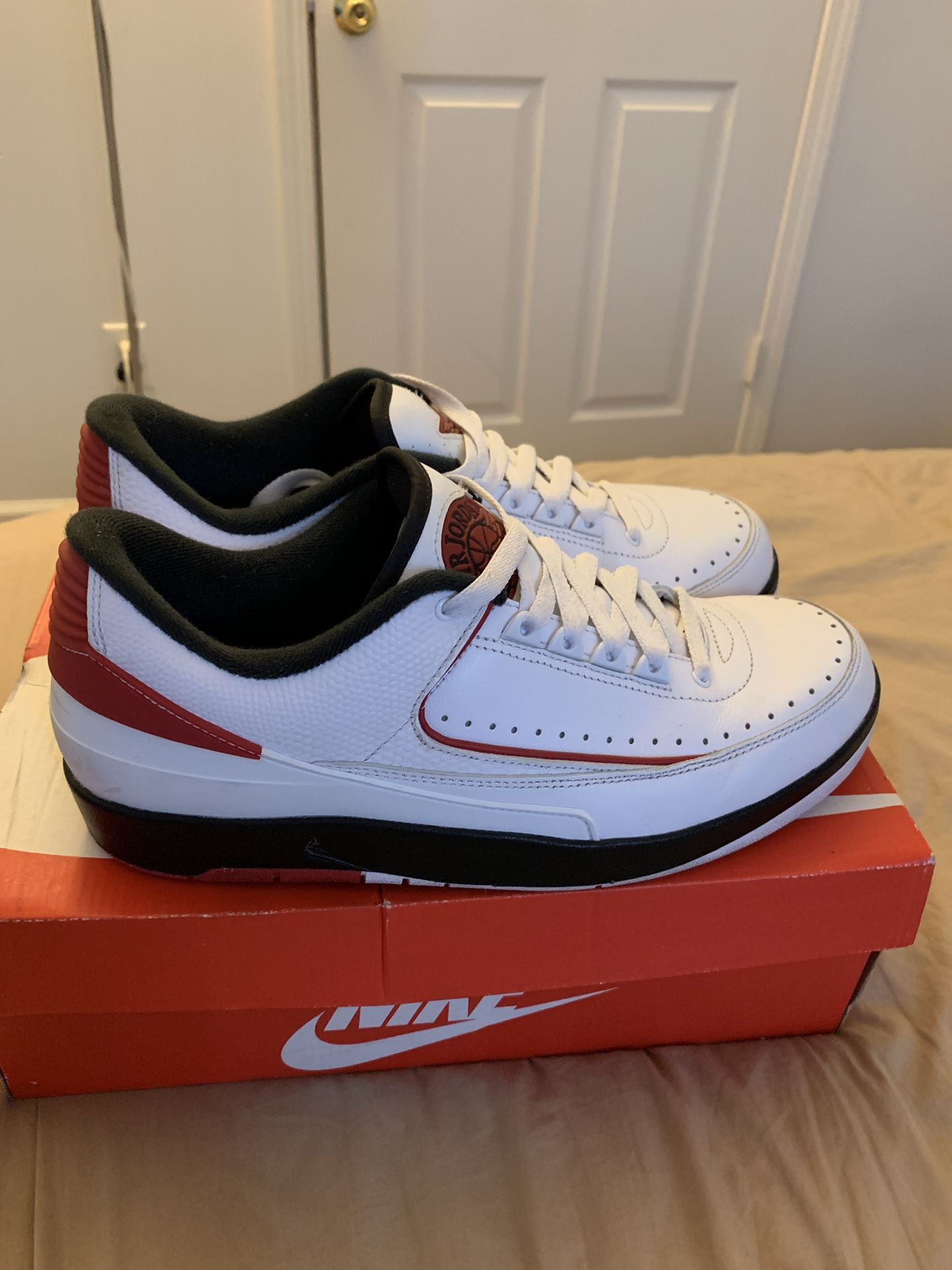 “AIR JORDANS 2” SIZE 10 1/2” “GREAT CONDITION”
