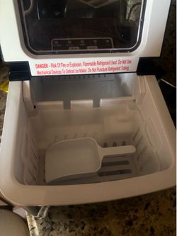 Ice maker works perfect barely used