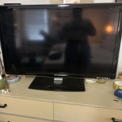 Philips 32” Flat Screen TV + Roku Setup – Works Great!