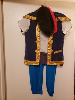 Jake and the pirates costume sz 4t 5 pc total. Great condition