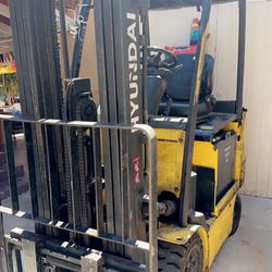 Forklift 