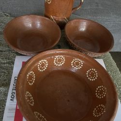 Tres Platos De Barro Y Un Jarro artesanías Mexicana