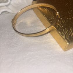 14k Gold Bangle Hollow (5.1 Grams)